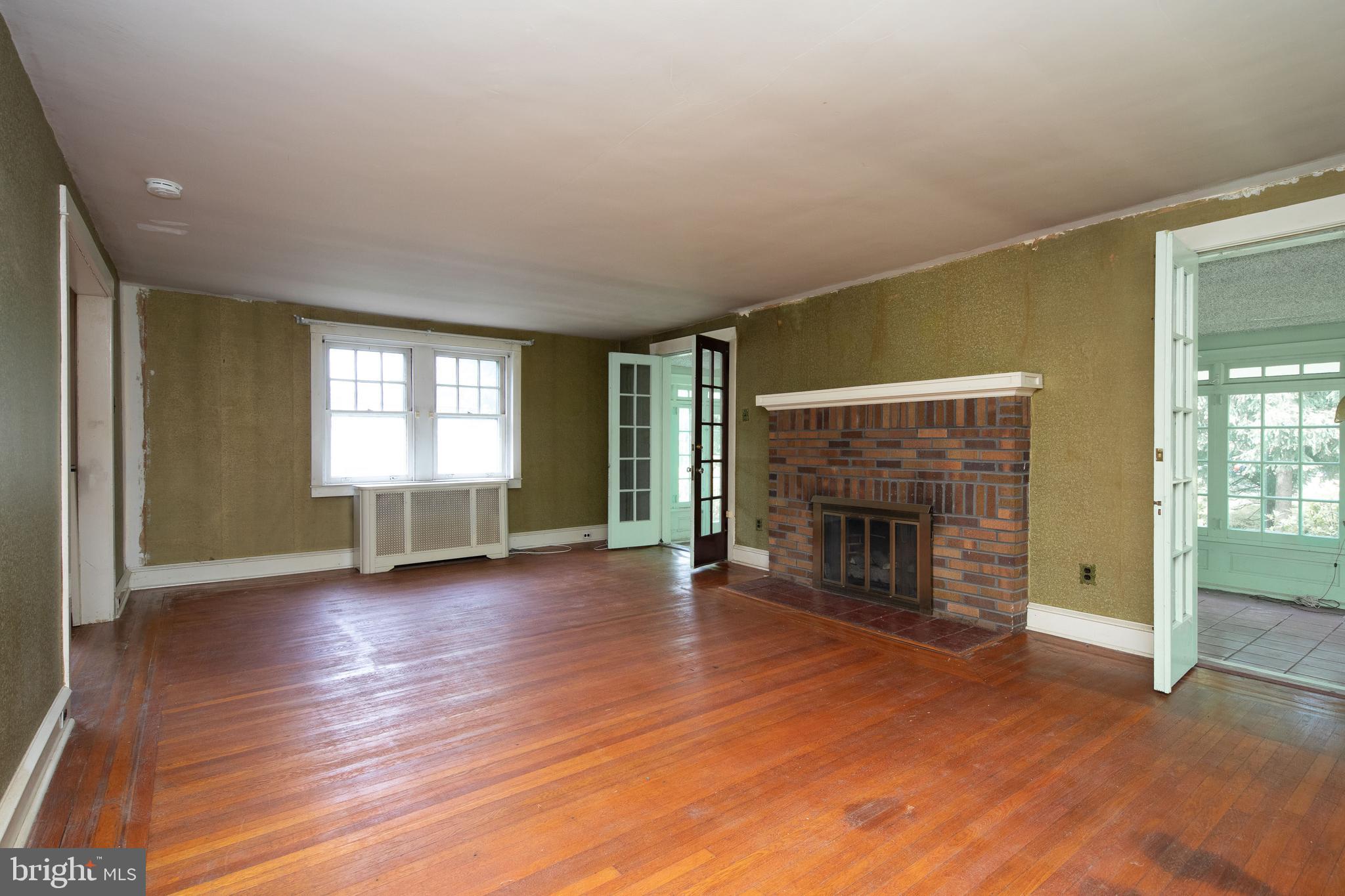 7 Armour Road Hatboro, PA 19040 - Photo 6 of 31 Living Room