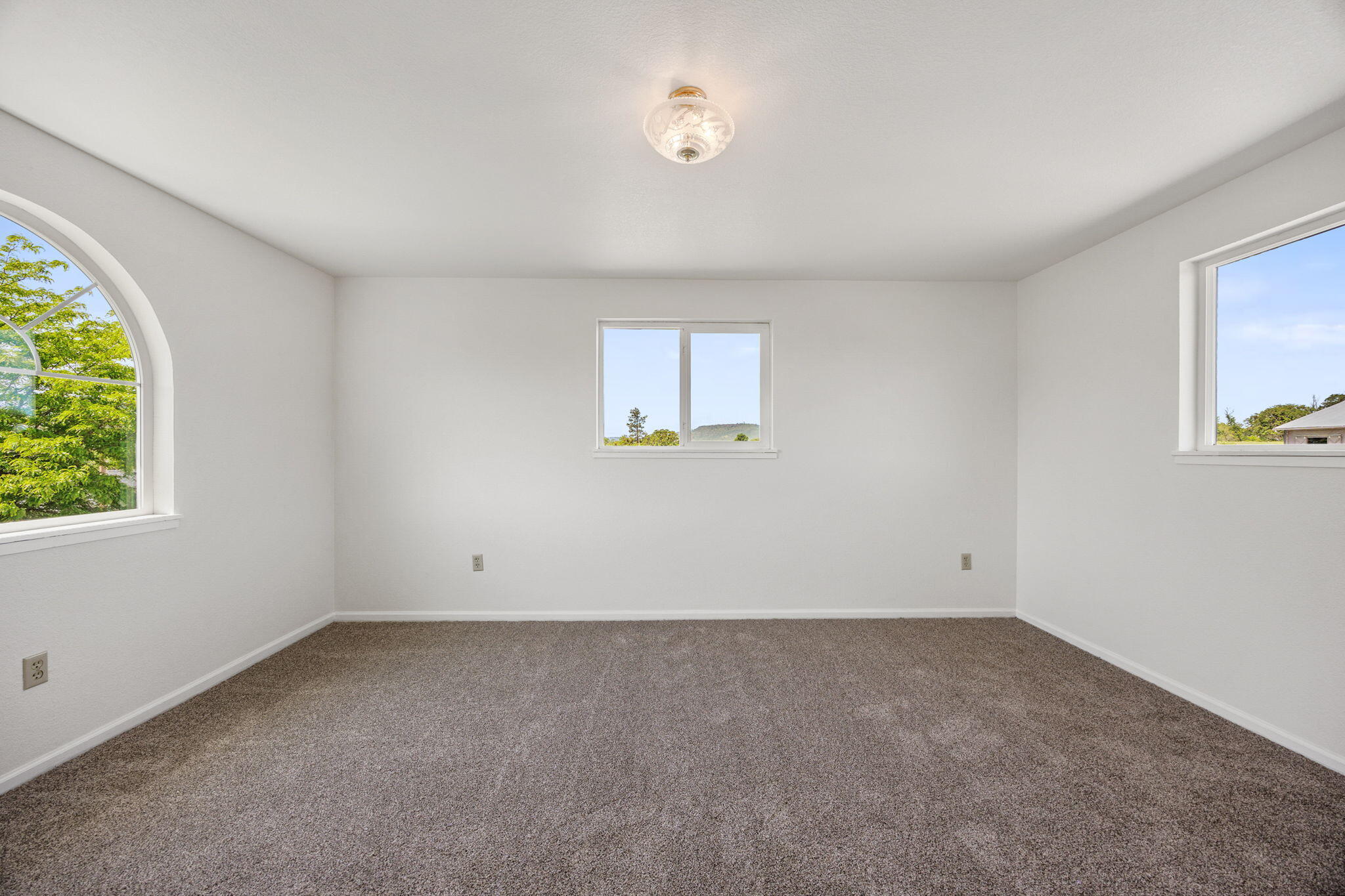 1350 Nick Young Road Eagle Point, OR 97524 - Photo 28 of 46