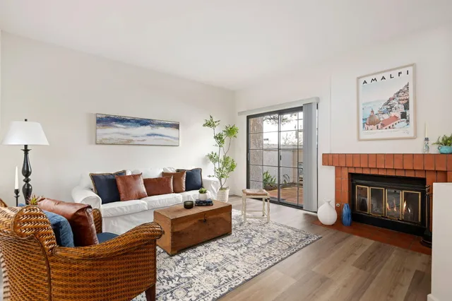 $995,000 | 1255 Franciscan Court, Unit 1, Carpinteria, CA 93013