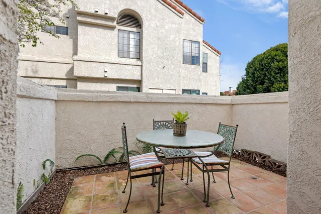 $995,000 | 1255 Franciscan Court, Unit 1, Carpinteria, CA 93013