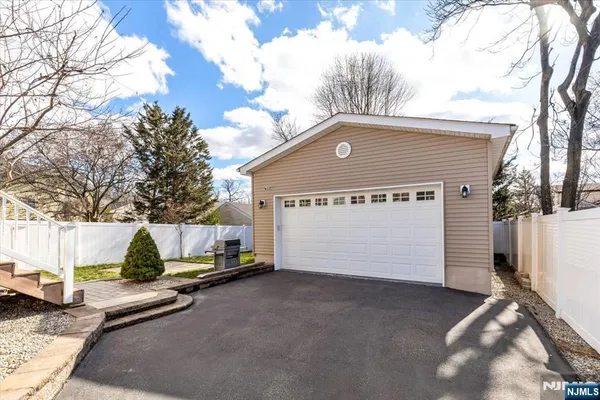 $1,100,000 | 431 Union Avenue, Rutherford, NJ 07070