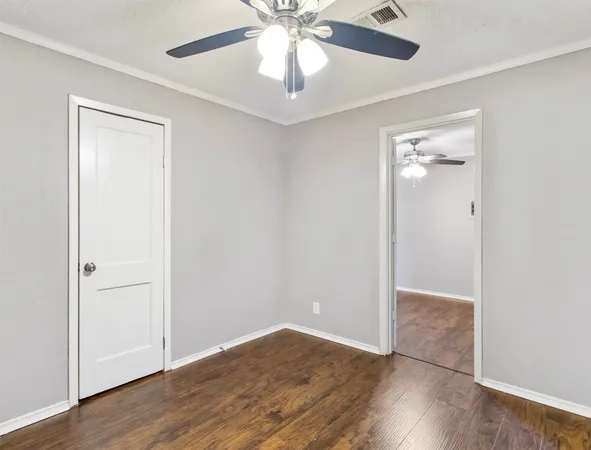 $1,599 | 1929 Magnolia Drive, La Marque, TX 77568