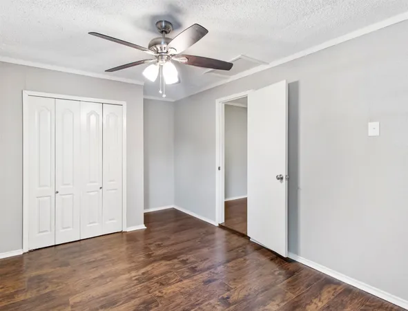 $1,599 | 1929 Magnolia Drive, La Marque, TX 77568