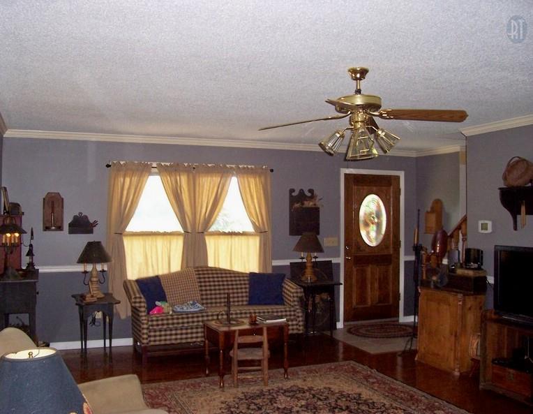 43 Harbin Road Fayetteville, TN 37334 - Photo 6 of 17 living Room
