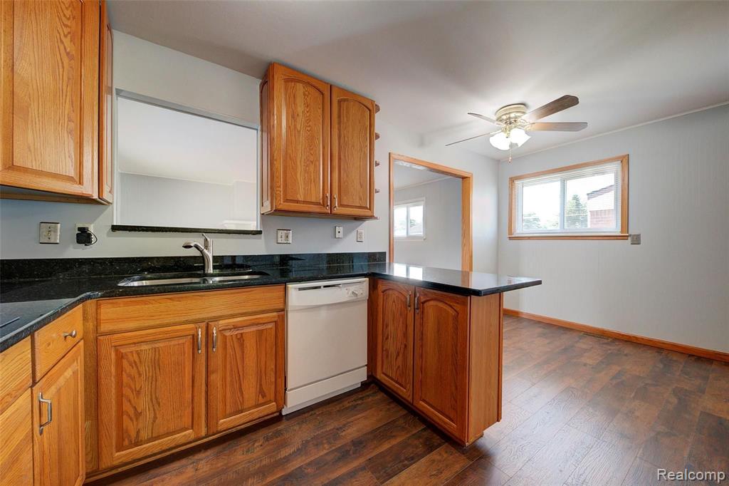 6480 Dillon Road Garden City, MI 48135 - Photo 8 of 45