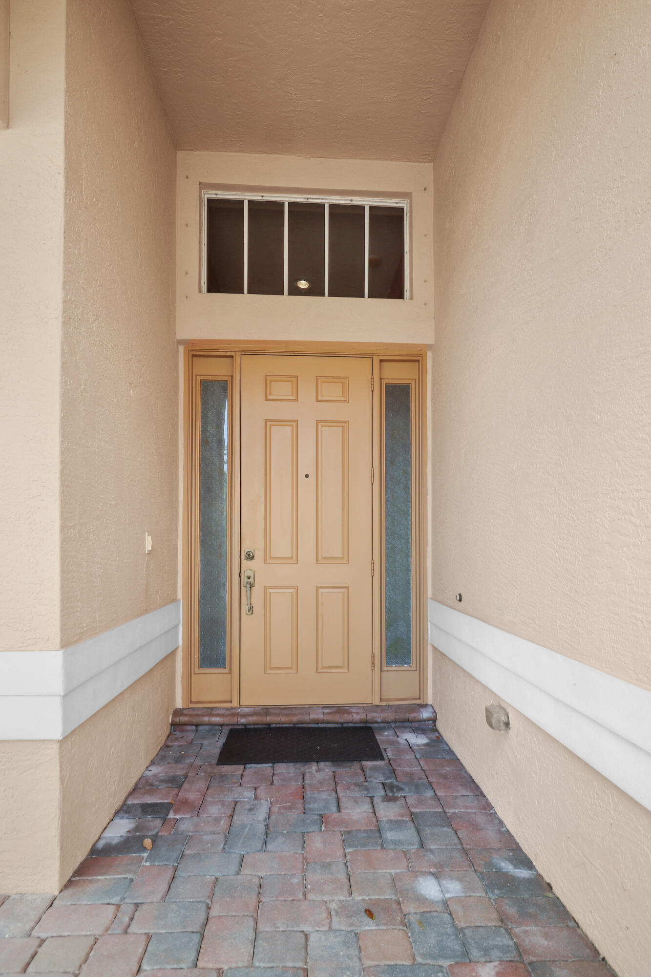 1196 Southeast Fleming Way Stuart, FL 34997 - Photo 2 of 47 38-IMG_4964
