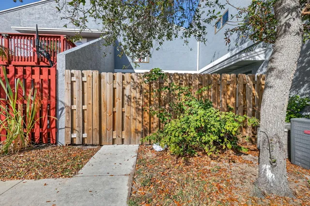 $184,900 | 24 Crossings Circle, Unit D, Boynton Beach, FL 33435