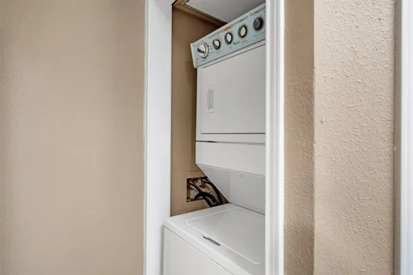 $950 | 10630 Westbrae Parkway, Unit 606, Houston, TX 77031