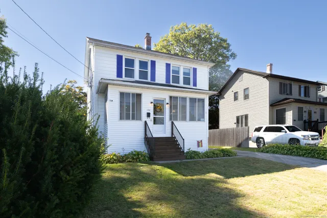 $269,900 | 152 Woodbine Street, Waterbury, CT 06705