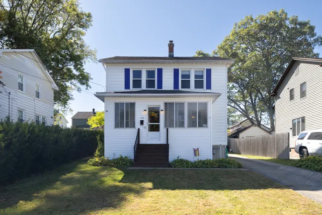 $269,900 | 152 Woodbine Street, Waterbury, CT 06705