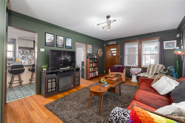 $269,900 | 152 Woodbine Street, Waterbury, CT 06705