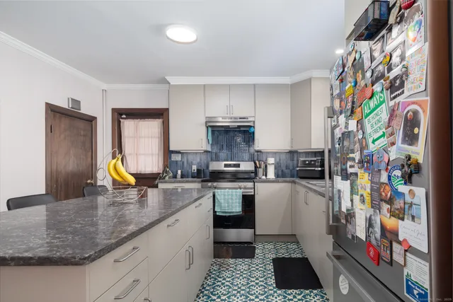 $269,900 | 152 Woodbine Street, Waterbury, CT 06705