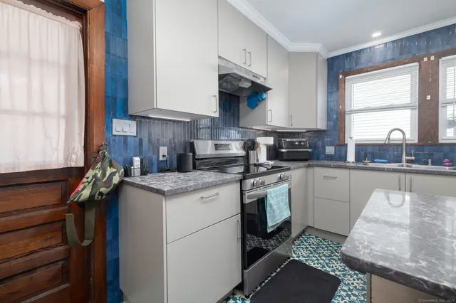 $269,900 | 152 Woodbine Street, Waterbury, CT 06705