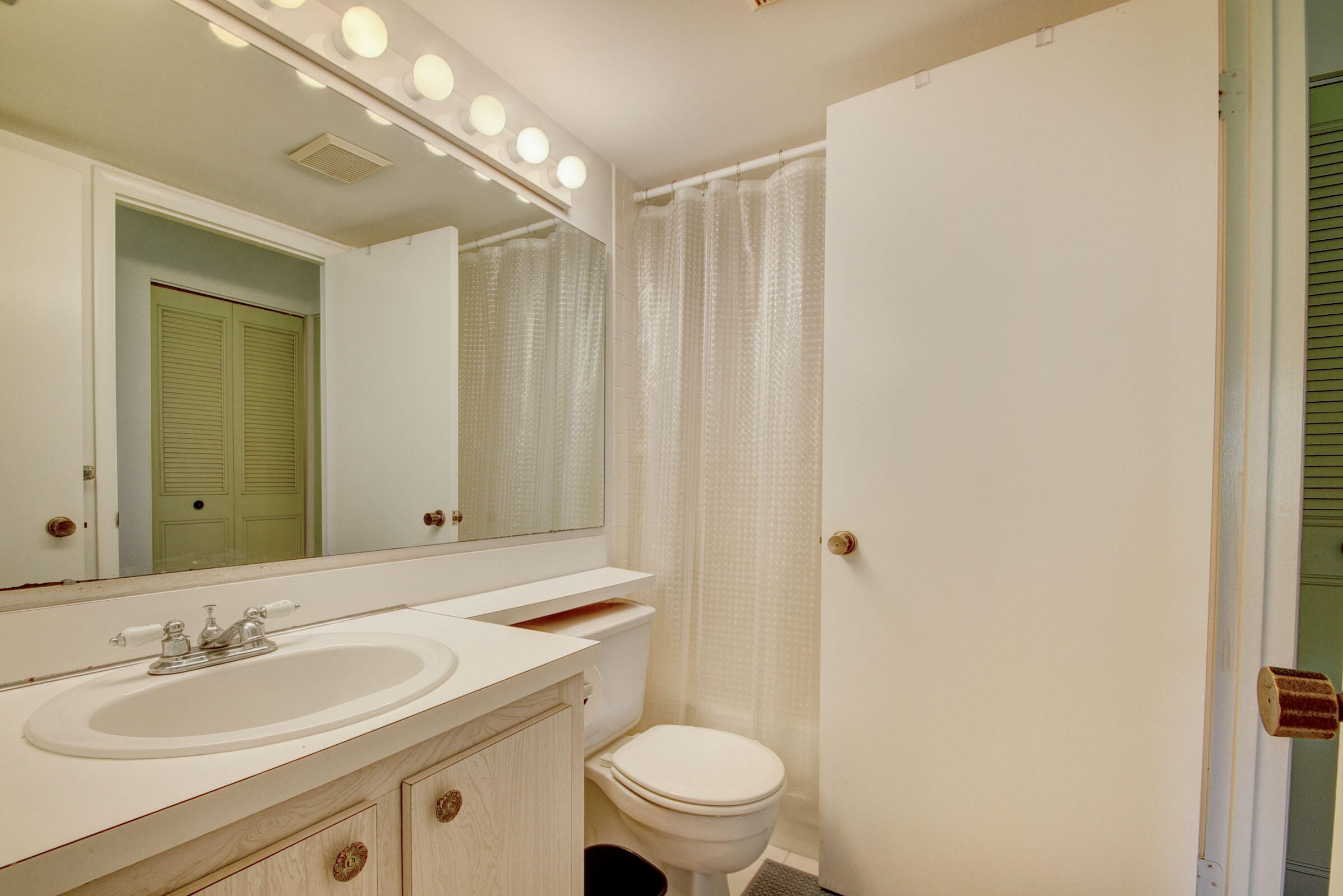 326 Pine Ridge Circle, Unit D1 Greenacres, FL 33463 - Photo 19 of 25 19_apartment (19)