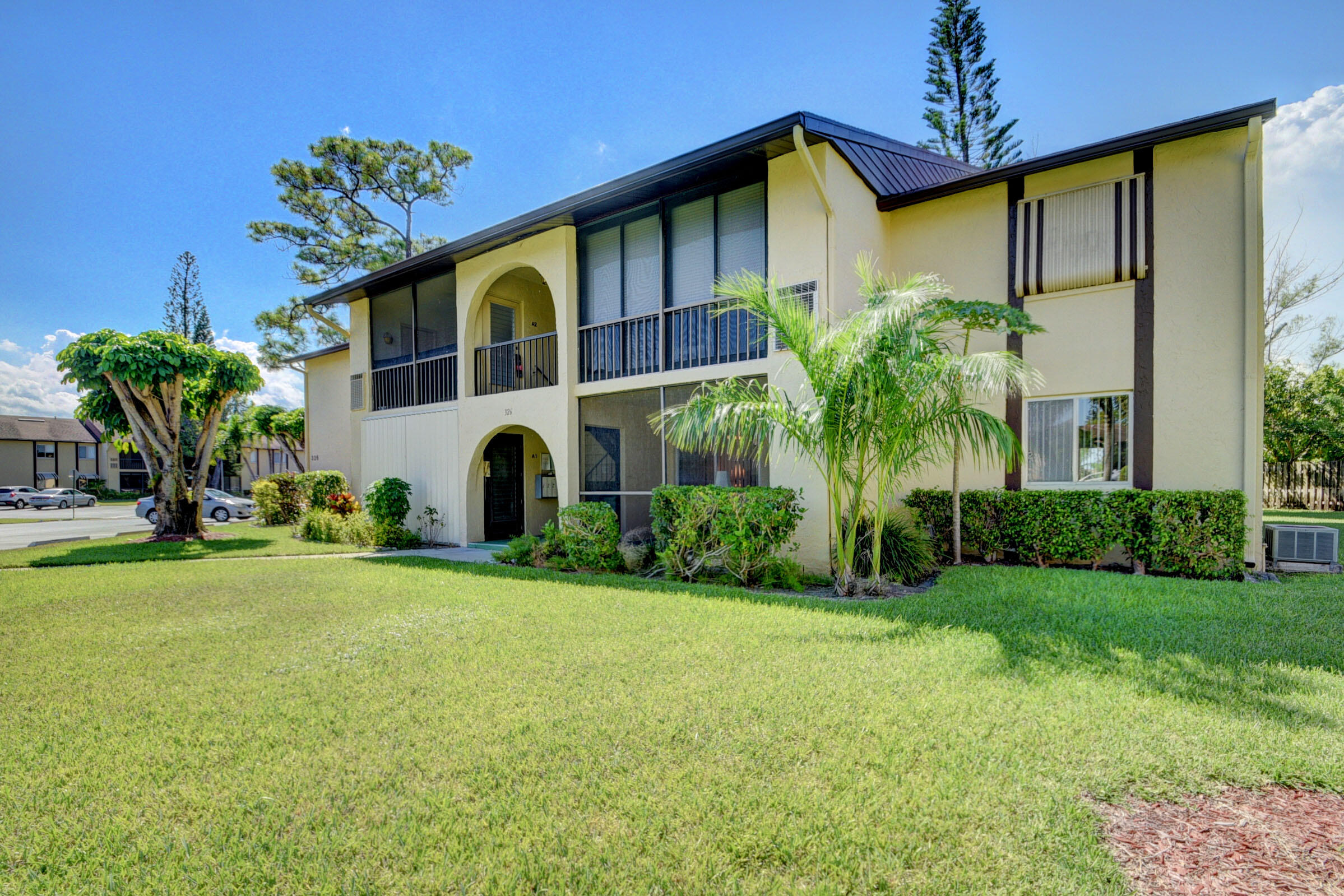 326 Pine Ridge Circle, Unit D1 Greenacres, FL 33463 - Photo 2 of 25 02_apartment (2)