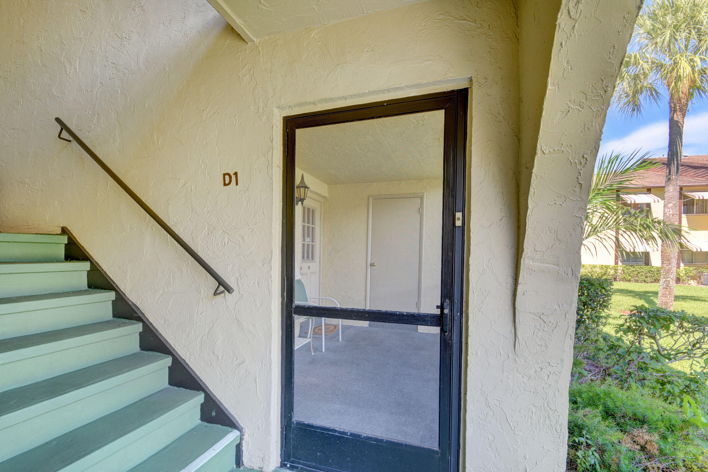 326 Pine Ridge Circle, Unit D1 Greenacres, FL 33463 - Photo 4 of 25 04_apartment (4)