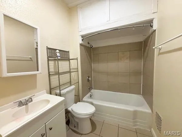 $1,250 | 4532 Pennsylvania Avenue, Unit 2F, St. Louis, MO 63111