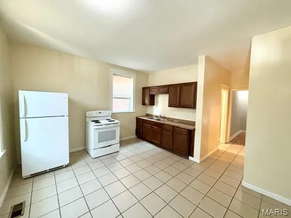 $1,250 | 4532 Pennsylvania Avenue, Unit 2F, St. Louis, MO 63111