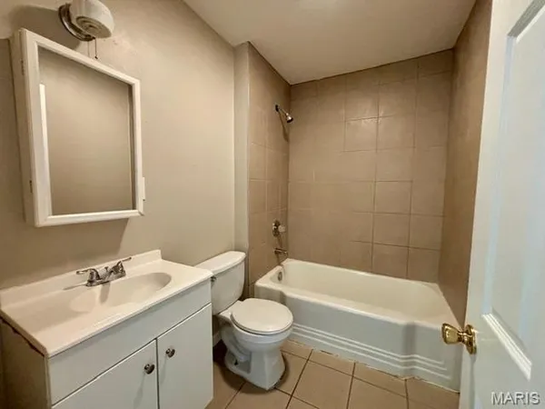 $1,250 | 4532 Pennsylvania Avenue, Unit 2F, St. Louis, MO 63111