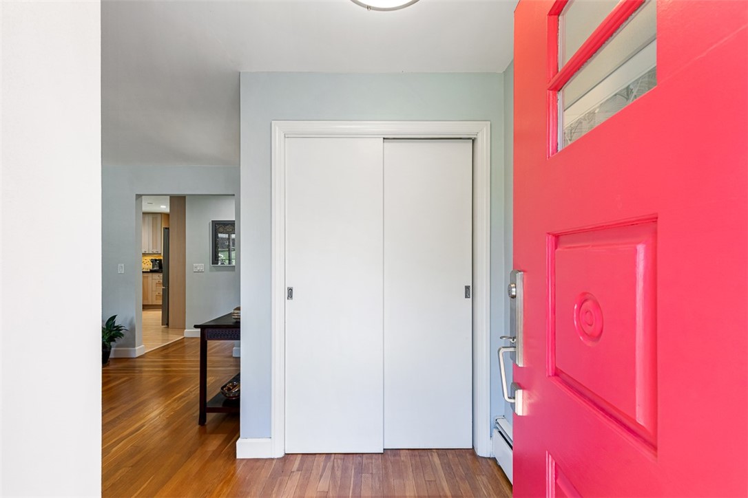 71 Primrose Hill Road Barrington, RI 02806 - Photo 5 of 49