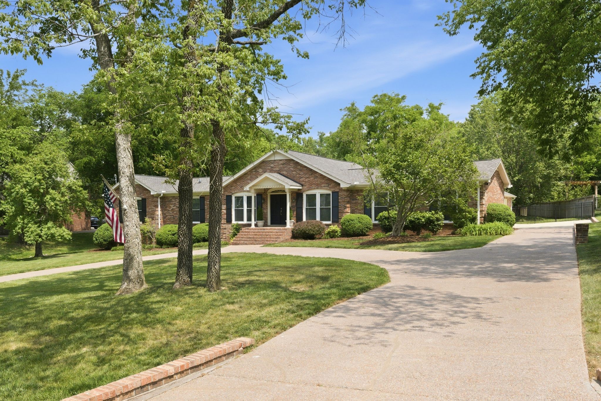 714 Bresslyn Road Nashville, TN 37205 - Photo 3 of 66 Gallery Image 3