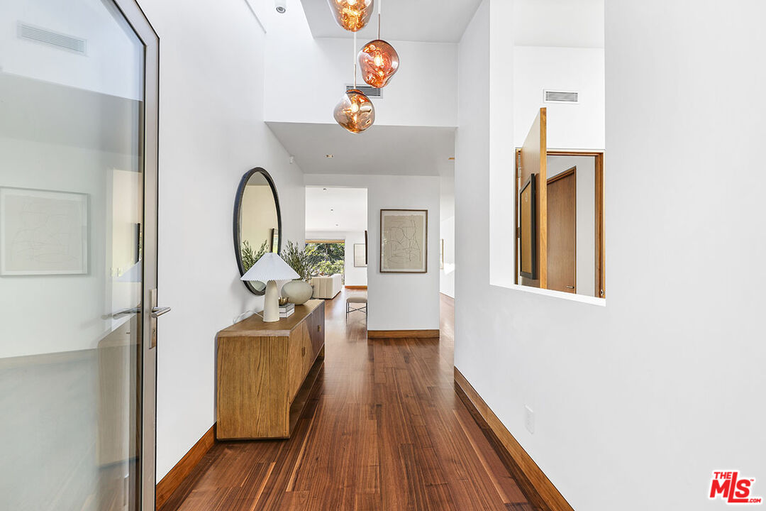 612 East Channel Road Santa Monica, CA 90402 - Photo 2 of 72