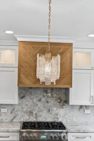 $2,900,000 | 9427 Falling Waters Drive West, Burr Ridge, IL 60527