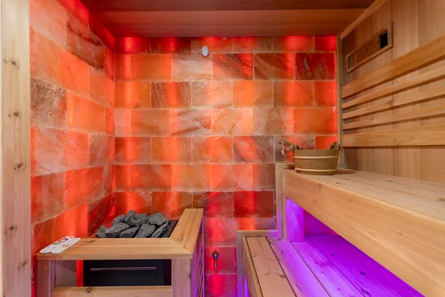 $2,900,000 | 9427 Falling Waters Drive West, Burr Ridge, IL 60527