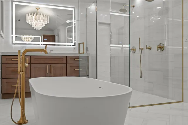 $2,900,000 | 9427 Falling Waters Drive West, Burr Ridge, IL 60527