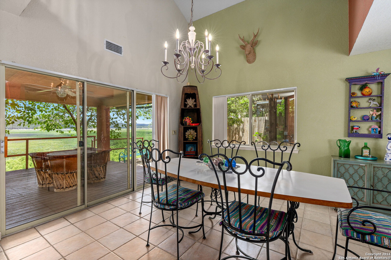 696 Faurie Road Lakehills, TX 78063 - Photo 9 of 37