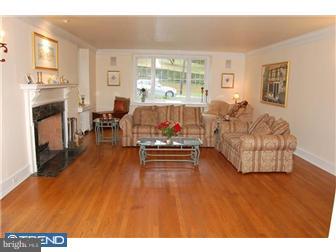 9129 Green Tree Road Philadelphia, PA 19118 - Photo 6 of 12 Living Room