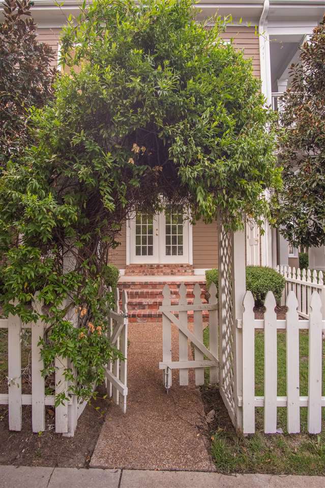 577 Rienzi Drive Memphis, TN 38103 - Photo 1 of 20 Gallery Image 1