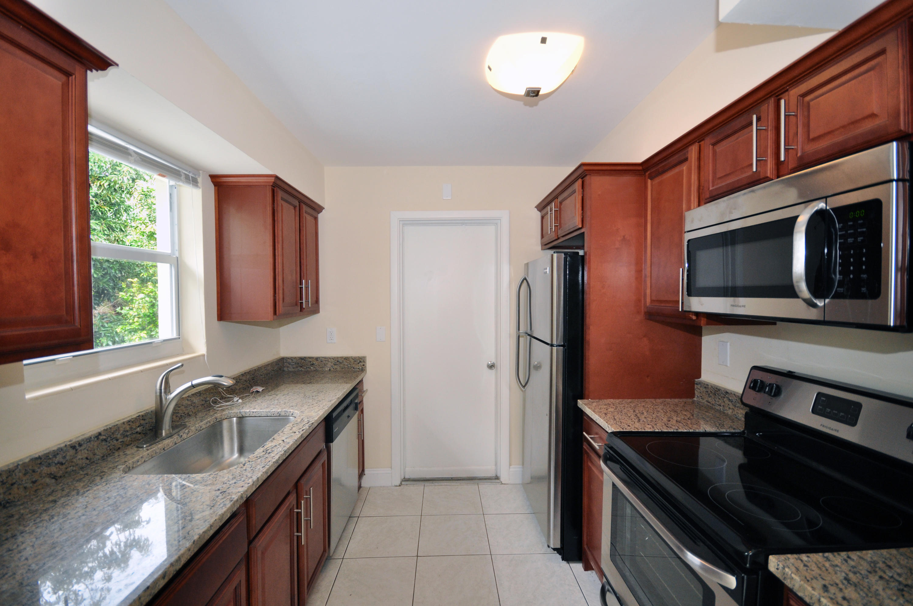 3391 Gulfstream Road Lake Worth, FL 33461 - Photo 8 of 21 Kitchen