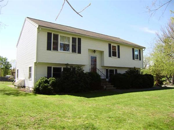 190 Hillside Road North Andover, MA 01845 - Photo 1 of 14 Gallery Image 1