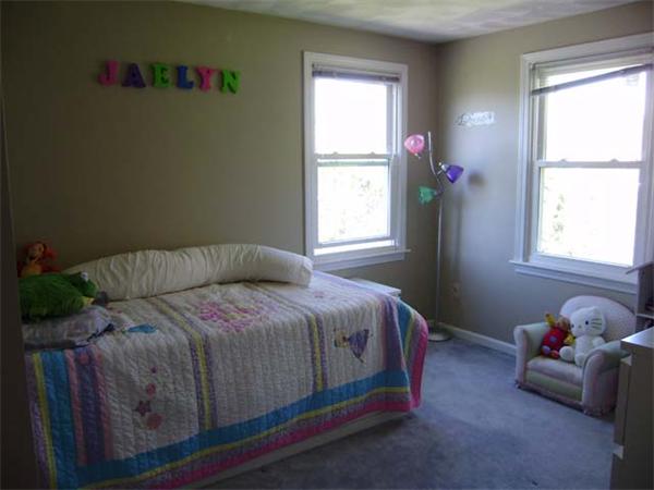 190 Hillside Road North Andover, MA 01845 - Photo 12 of 14 Gallery Image 12