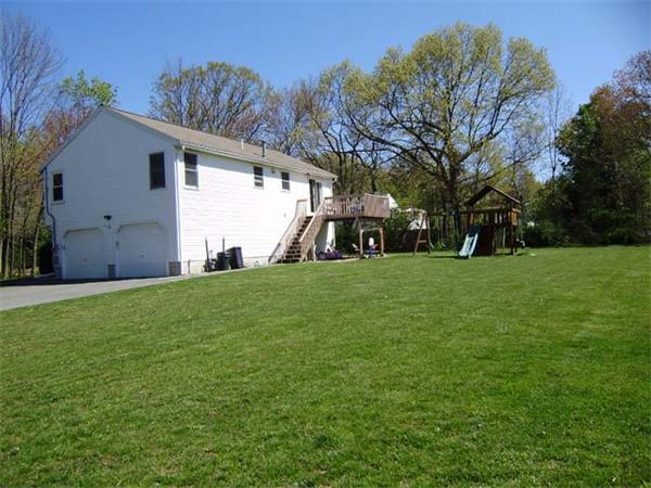 190 Hillside Road North Andover, MA 01845 - Photo 14 of 14 Gallery Image 14
