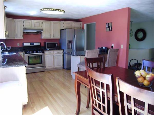 190 Hillside Road North Andover, MA 01845 - Photo 2 of 14 Gallery Image 2