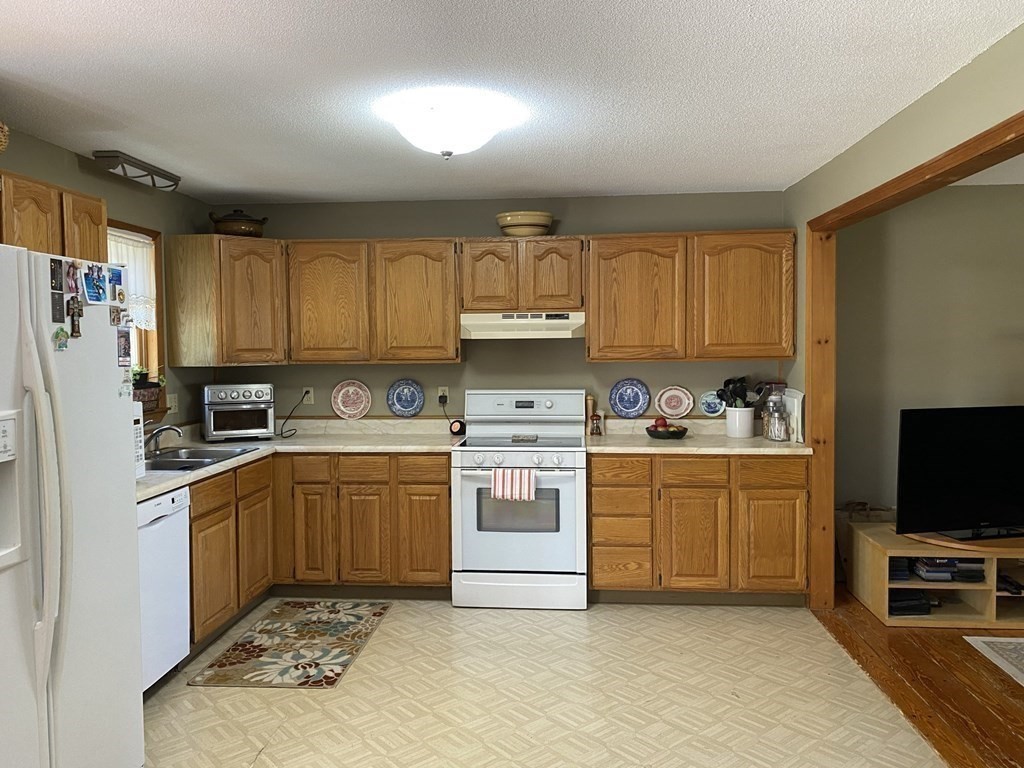 284 Malboeuf Road Ware, MA 01082 - Photo 13 of 41