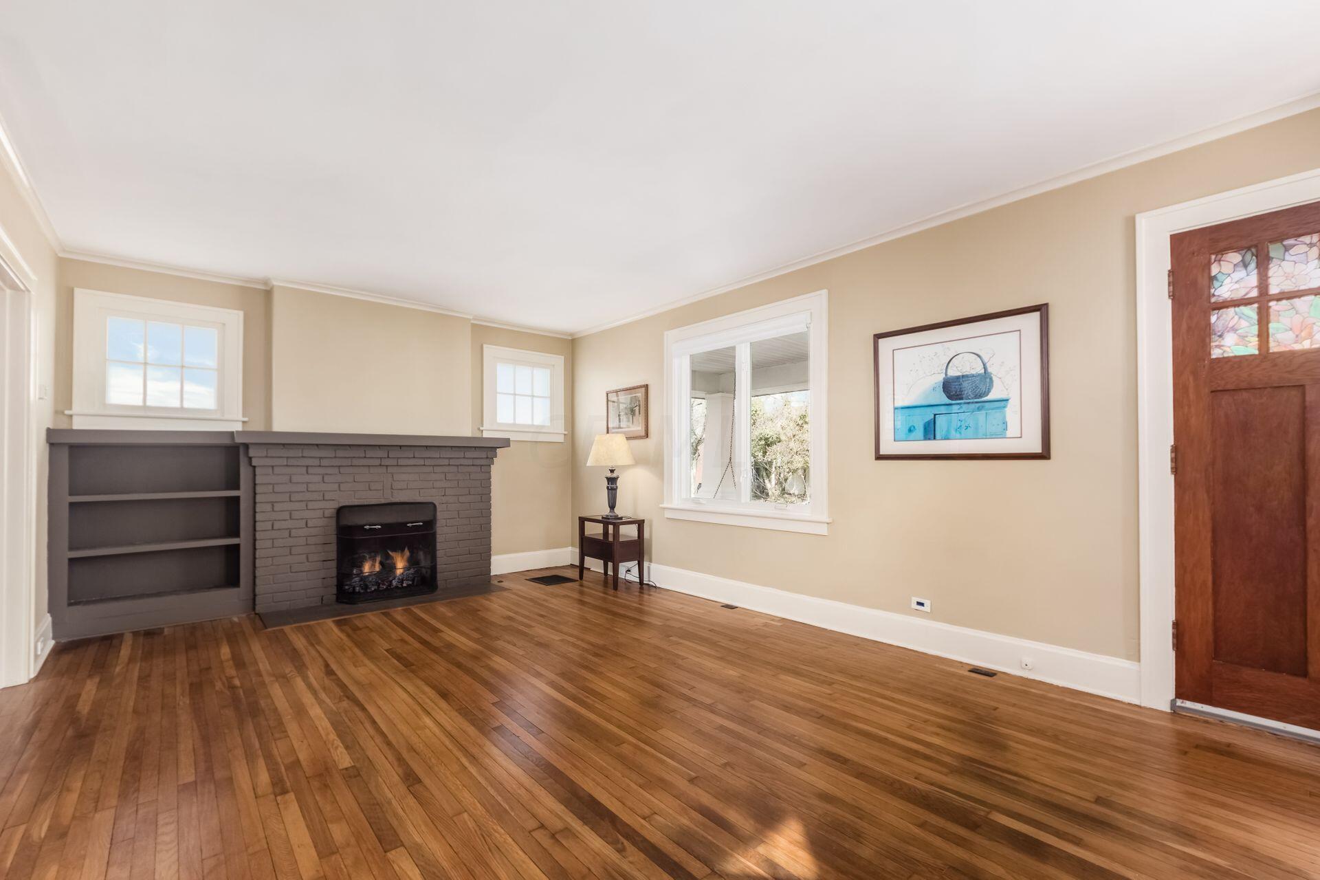225 Chatham Road Columbus, OH 43214 - Photo 7 of 41 Living Room