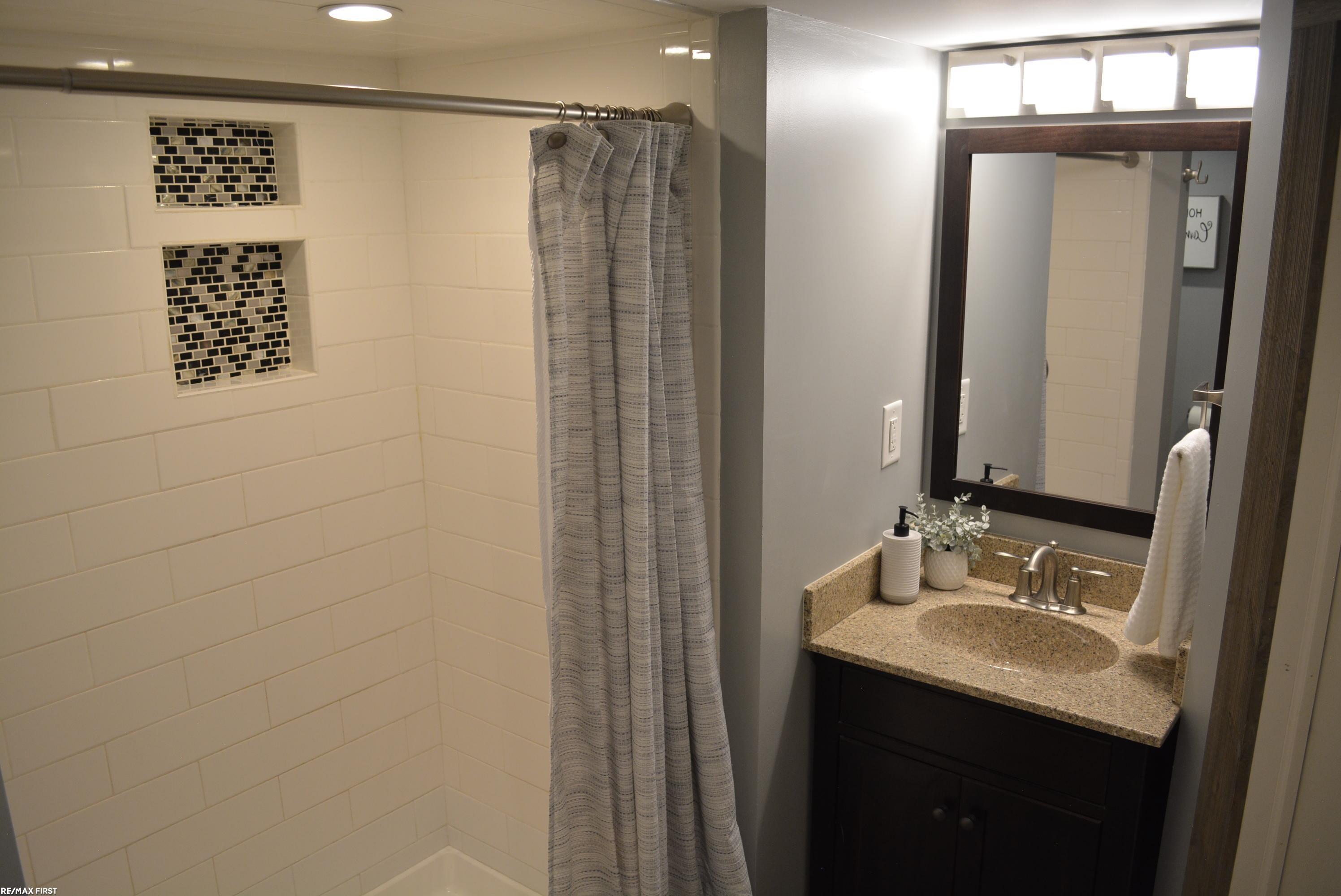 2675 Cumberland Road Berkley, MI 48072 - Photo 31 of 50 50148233-f8fda7df-10c3-4919-bc26-f9f609709426.JPG