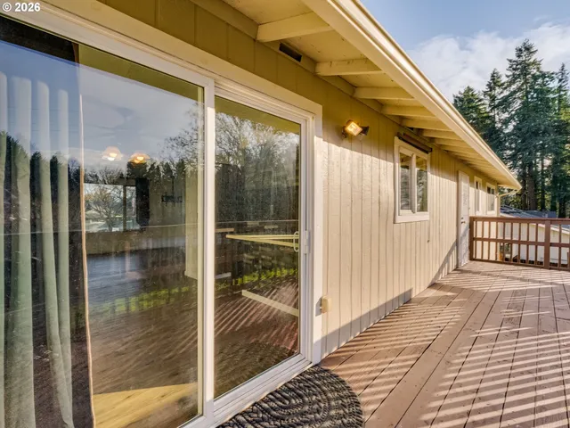 a view of house with garden