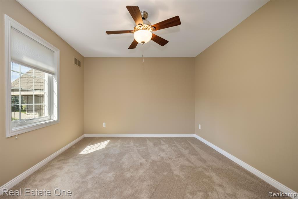 630 Lockmoore Court Rochester Hills, MI 48307 - Photo 32 of 65