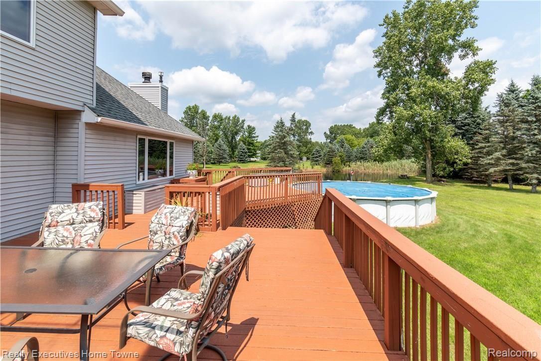 1071 South Allen Road St. Clair, MI 48079 - Photo 7 of 36 Deck 4.jpg