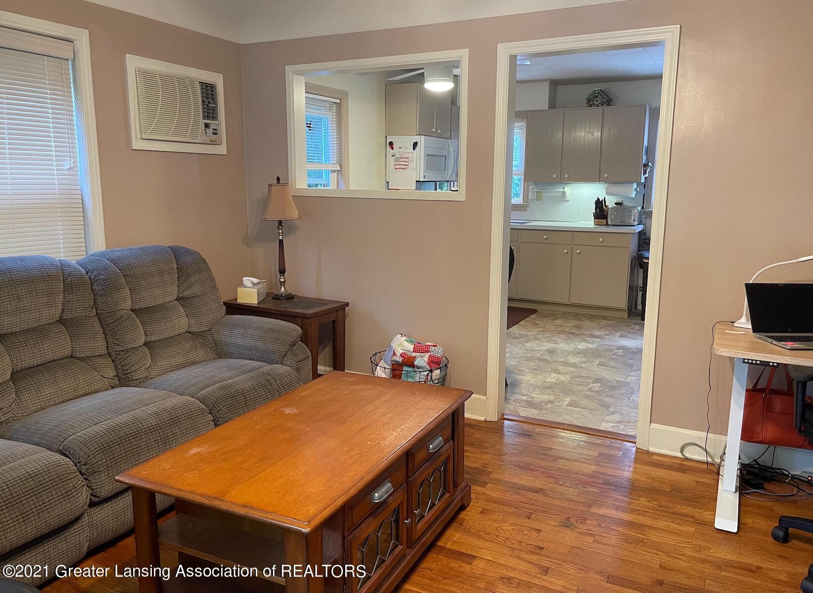 911 Clark Road Lansing, MI 48917 - Photo 3 of 18 LivingRoomKitchen