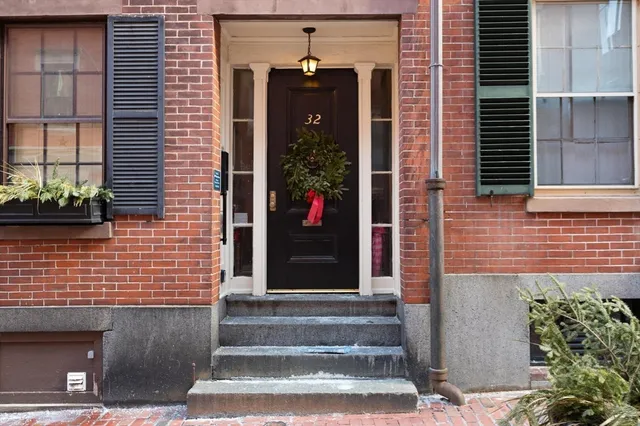 $1,669,000 | 32 Temple Street, Unit 3, Boston, MA 02114