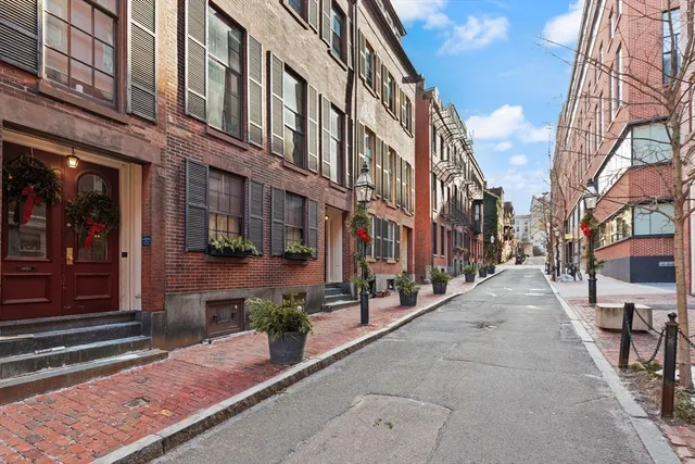 $1,669,000 | 32 Temple Street, Unit 3, Boston, MA 02114
