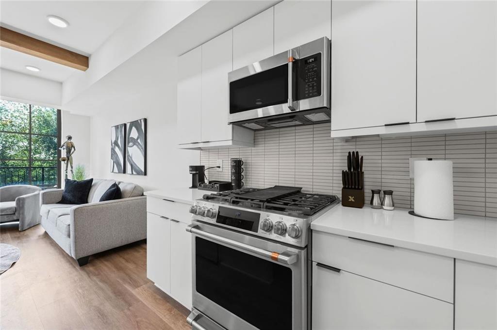 346 Peters Street Southwest, Unit 203 Atlanta, GA 30313 - Photo 8 of 28 Gallery Image 8