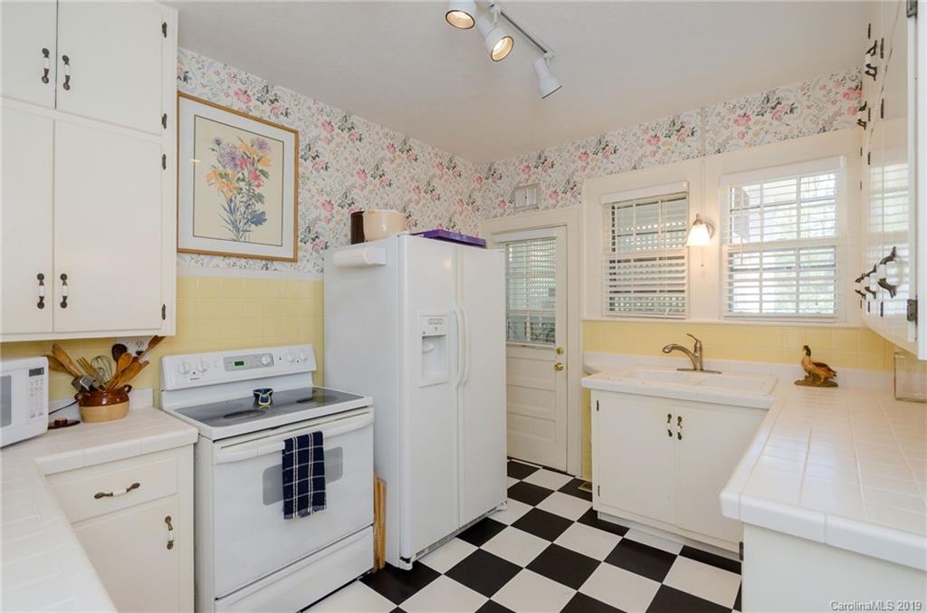 140 Harris Road Lake Lure, NC 28746 - Photo 8 of 22 Gallery Image 8