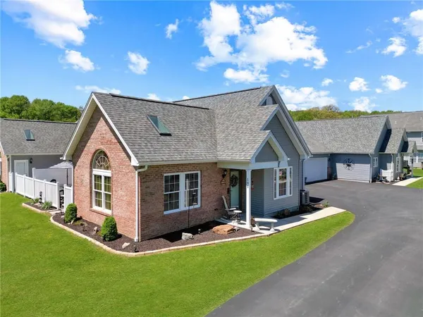 $329,900 | 105 White Fox Court, Ellwood City, PA 16117