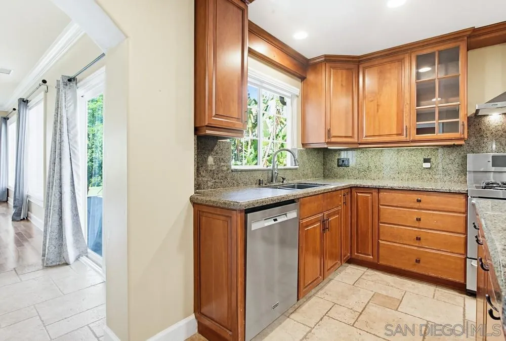 12858 Stone Canyon Road Poway, CA 92064 - Photo 14 of 38 Kitchen
